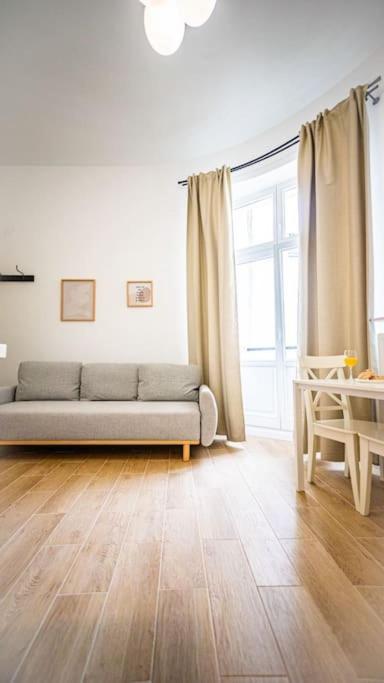 Lovely Apartment In Варшава Екстериор снимка